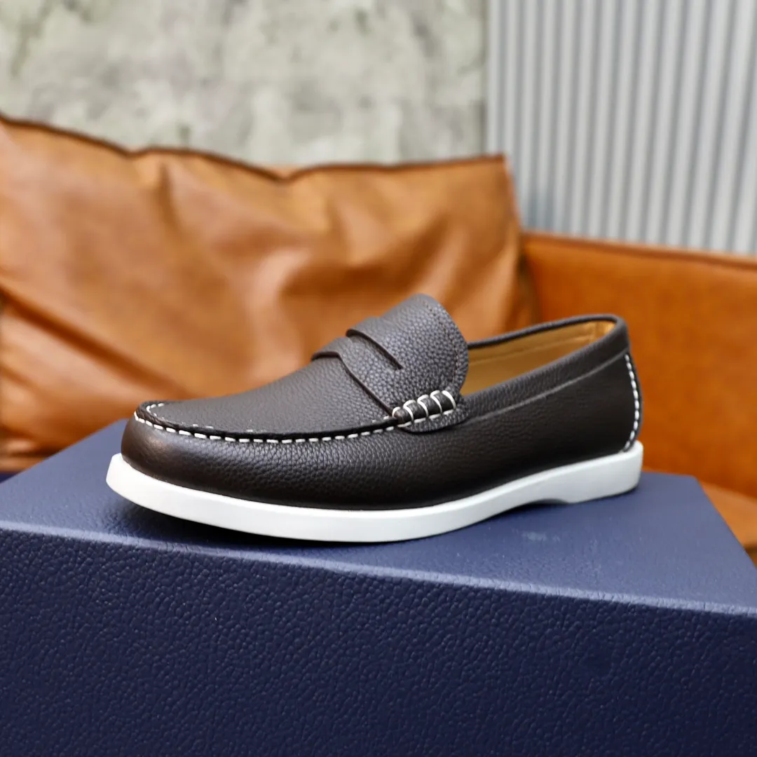 Ex-factory price: 540🙅‍♂️🙅‍♂️🙅‍♂️ Brand: Dior DIOR Standard code: Men's code 38/44 (45 can be customized) Grade: Same as the official website Material: Original cowhide stitching, cowhide lining, original TPU wear-resistant soft outsole Style categories: Leisure and sports version, footwear for driving, young fashion, European and American trends, British style Color: actual picture color